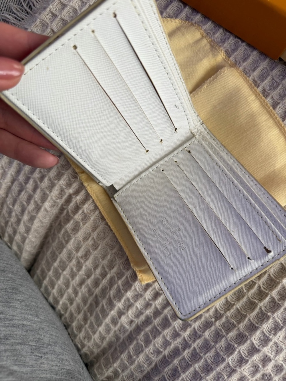 Louis Vuitton Damier Azur Card Holder - White/Gray - Picture 5 of 6